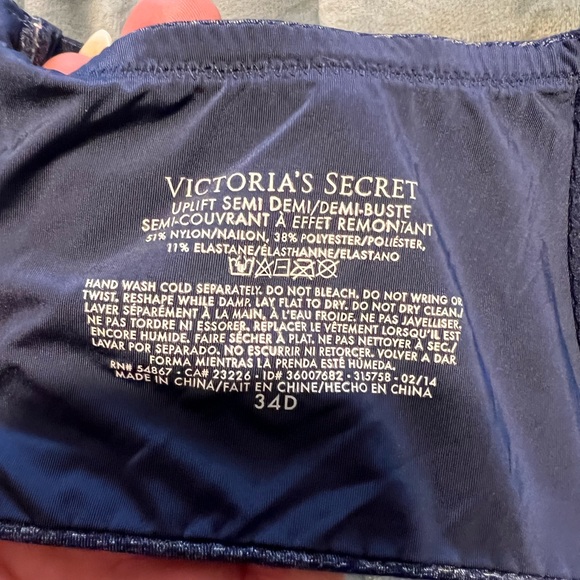 34D Victoria’s Secret Bra NWOT - Picture 2 of 2